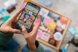 Cómo crear contenido en redes sociales que destaque (y qué herramientas necesitas de verdad)
